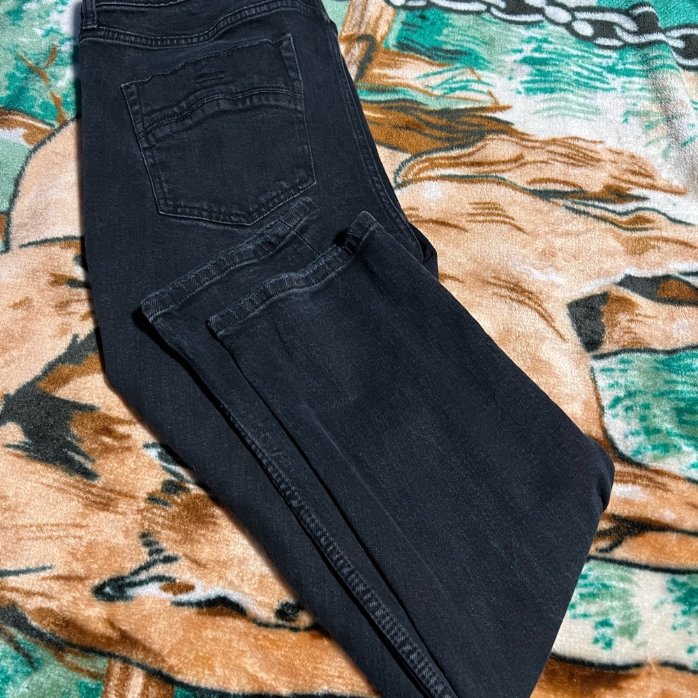 Black relaxed jeans